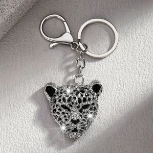Silver Leopard Keychain